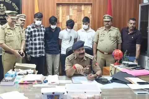கைது செய்யப்பட்டவர்கள் மீது ஏற்கெனவே பல வழக்குகள் நிலுவையில் உள்ளன.