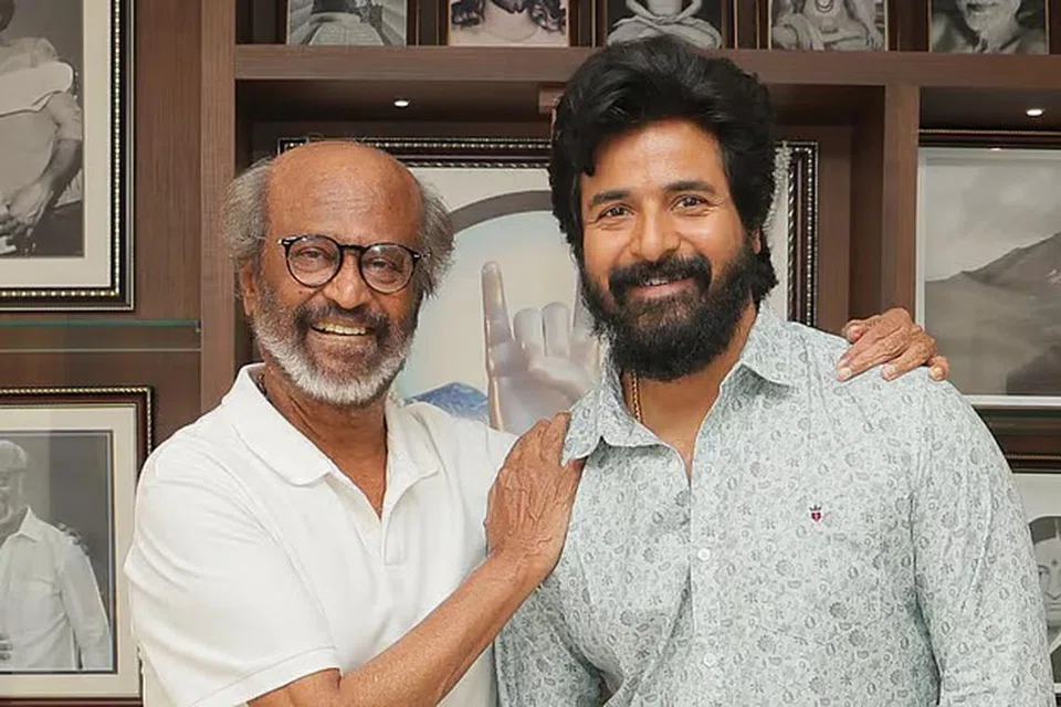 நடிகர் சிவகார்த்திகேயனுடன் ‘சூப்பர் ஸ்டார்’ ரஜினிகாந்த்.