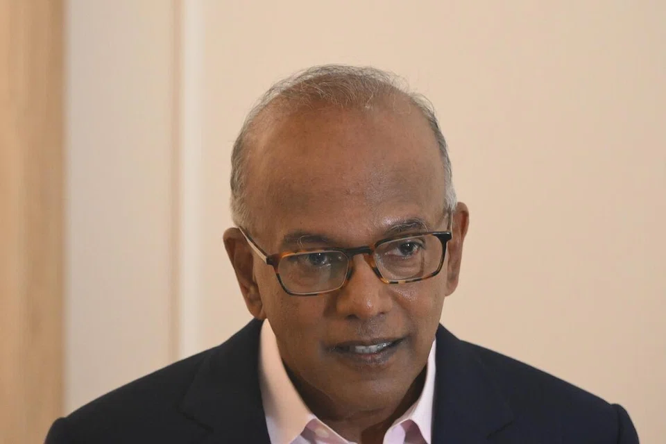 சிங்கப்பூரில் படிக்க பாலஸ்தீன உபகாரச் சம்பளம் பெற்ற மூன்று மாணவர்களை வியாழக்கிழமை (அக்டோபர் 9)  அமைச்சர் கா.சண்முகம் சந்தித்துப் பேசினார்.