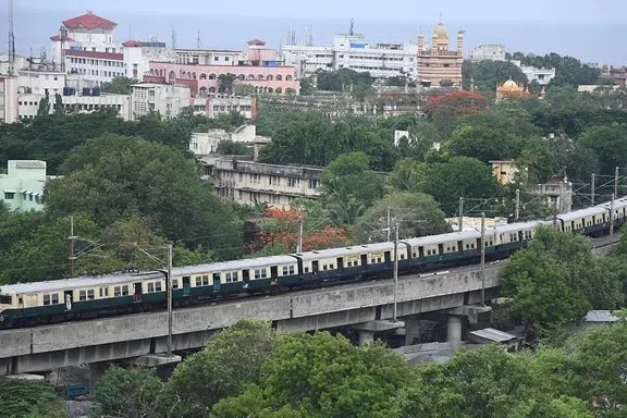 மெட்ரோ ரயில் தரத்துக்கு உயரும் பறக்கும் ரயில்