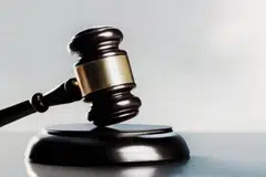 நண்பனின் பெயரில் நாட்டின் பல்வேறு இடங்களில் வேலை செய்த ஆடவர் வேறொரு புகாரில் சிக்கியபோது ஆள்மாறாட்டம் தெரியவந்தது.