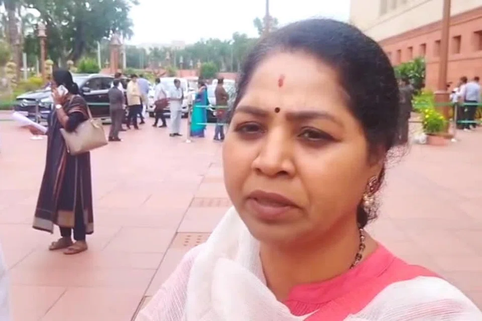 தங்கச் சங்கிலியைப் பறித்துச் சென்ற சம்பவத்தால் தாம் மிகுந்த மன அதிர்ச்சிக்கு ஆளானதாகக் கூறினார் மயிலாடுதுறை எம்.பி. சுதா.