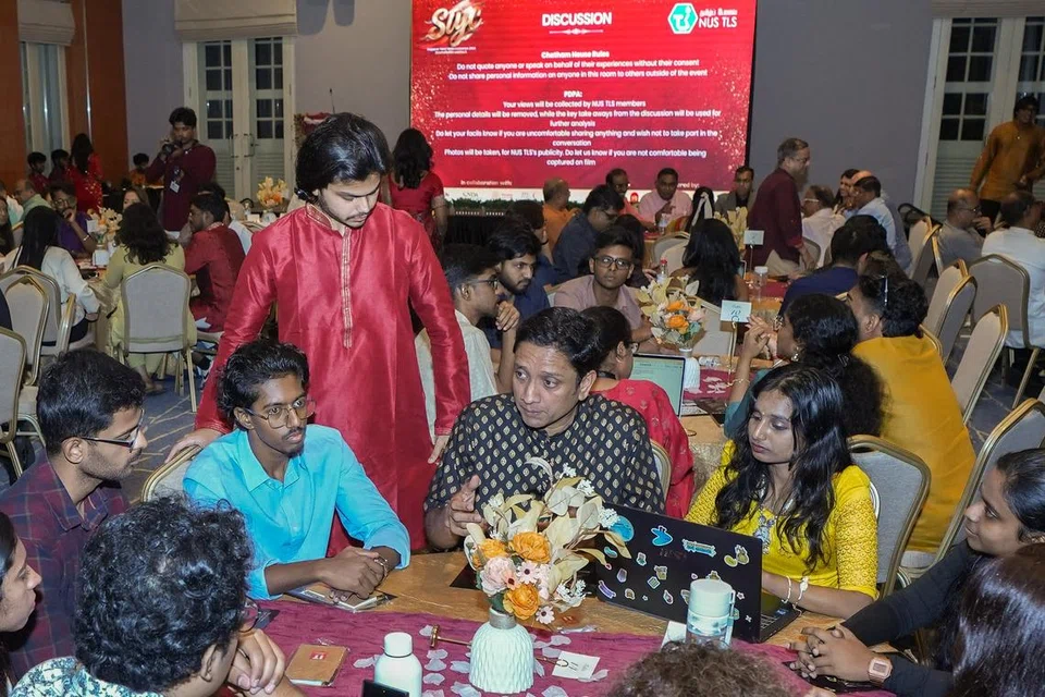 இளையர்களின் விருப்பங்கள், மனநலம், கலை-கலாசாரம், சமூகத் தலைமைத்துவத் தொடர்ச்சி பற்றிய தகவல்கள் குறித்து இளையர்களுடன் கலந்துரையாடினார் துணை அமைச்சர் தினேஷ் வாசு தாஸ்.