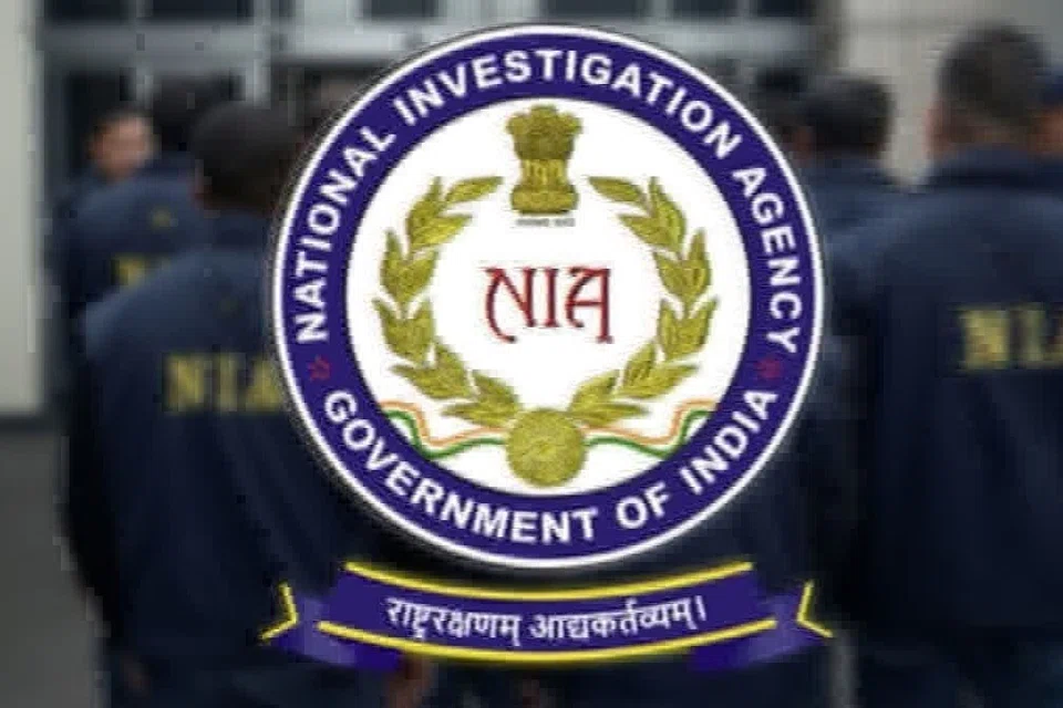 தீவிர விசாரணையில், நாட்டின் முக்கிய உள்கட்டமைப்பு, பாதுகாப்புத் தகவல்கள் உளவு பார்க்கப்பட்டது தெரியவந்தது.