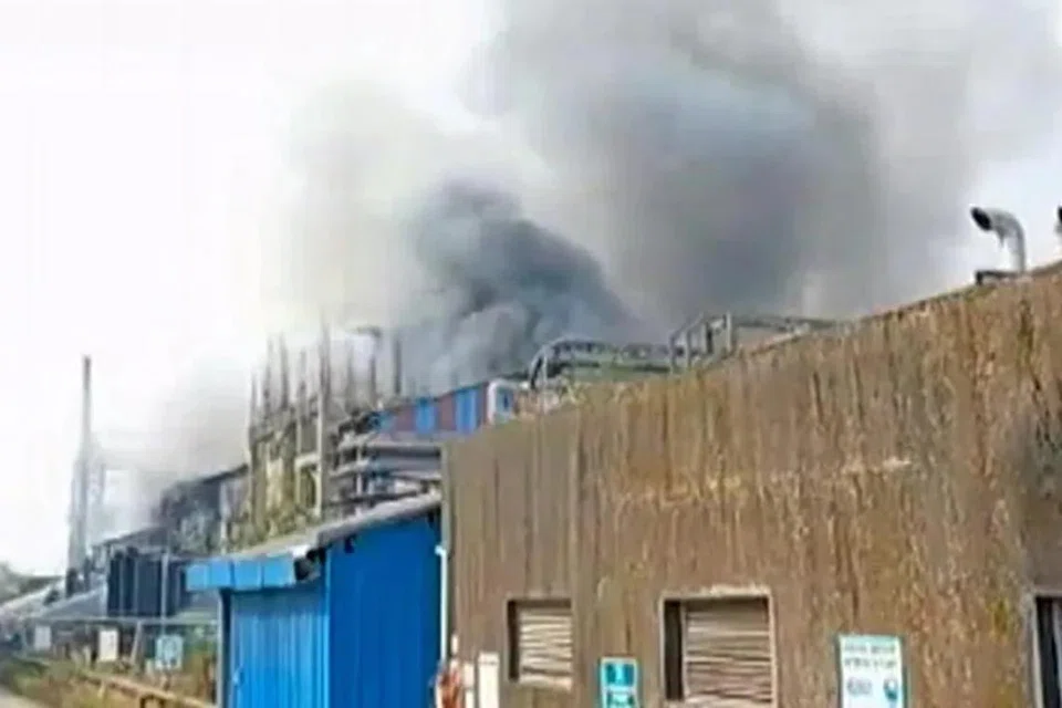 ராய்காட் நகரில் உள்ள புளூ ஜெட் மருந்துத் தயாரிப்பு ஆலை.