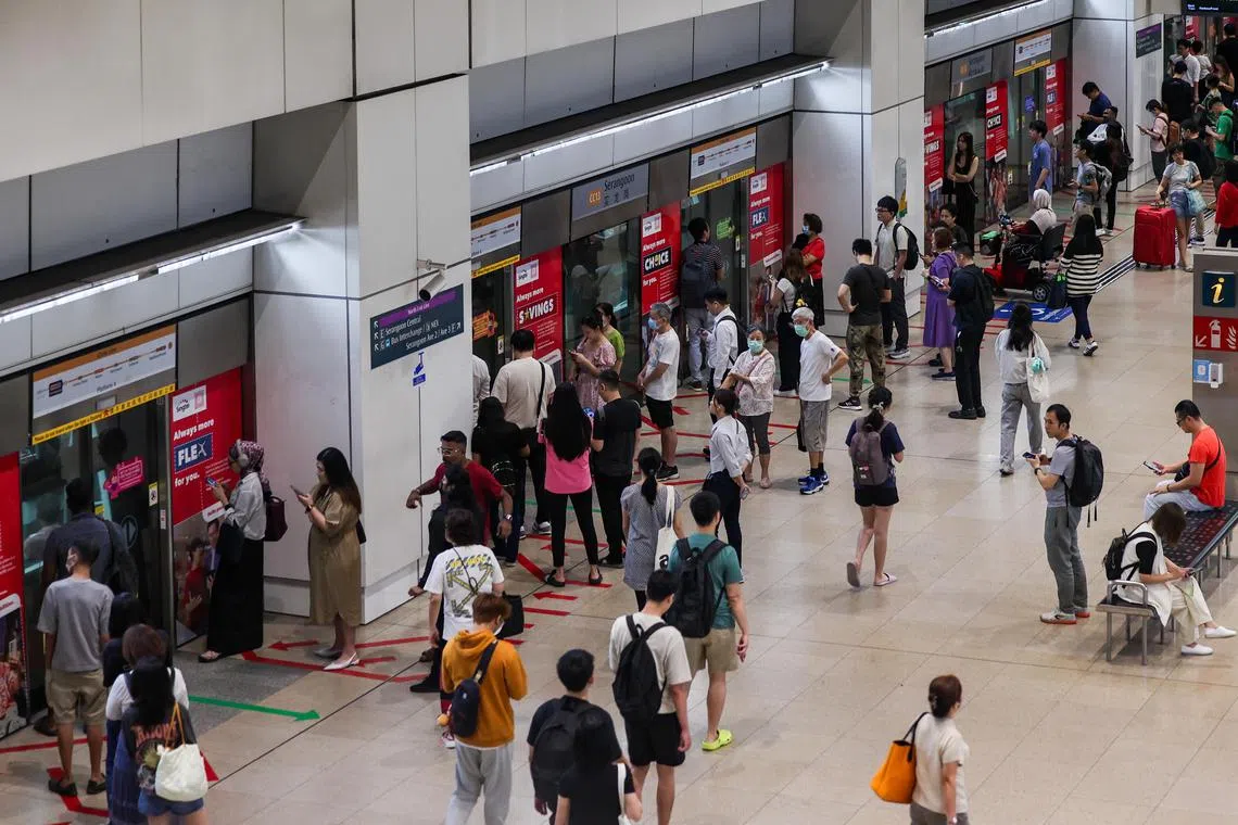 வாரயிறுதிகளில் வட்ட ரயில் பாதை நிலையங்களிடையே இடைவழிப் பேருந்துச் சேவை