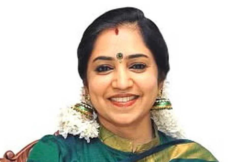 திமுக வேட்பாளர் சுமதி எனும் தமிழச்சி தங்கப்பாண்டியன்.