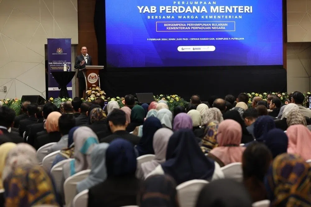 அனுமதியின்றிக் கட்டப்படும் வழிபாட்டுத் தலங்களை அரசாங்கம் தடைசெய்கிறது: அன்வார்