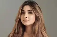 சானியா.