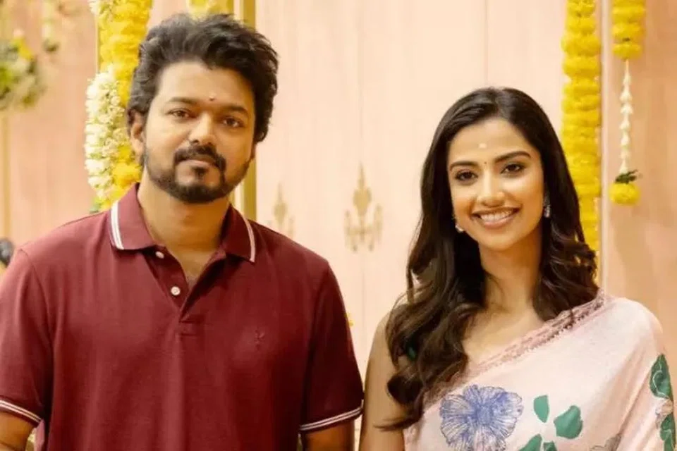 ‘கோட்’ படத்தில் விஜய், மீனாட்சி சௌத்ரி.