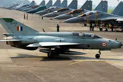 மிக்-21 போர் விமானங்கள் நீண்டகாலமாக இந்திய விமானப் படையின் முக்கிய அங்கமாகத் திகழ்ந்து வந்தன.