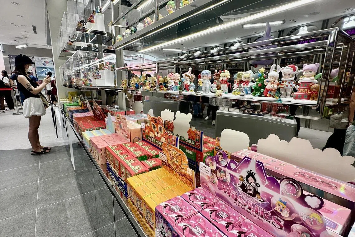 சூதாட்ட அபாயங்களை நிர்வகிக்க சிங்கப்பூரில் ‘புதிர்’ பெட்டிகள் ஒழுங்குபடுத்தப்படும்: சண்முகம்