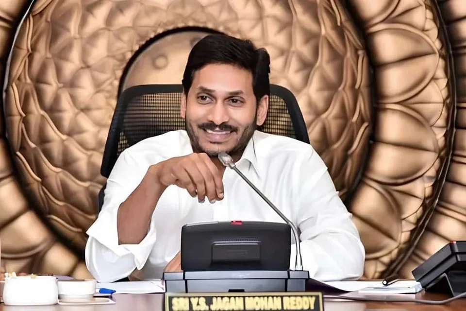 ஆந்திராவில் நியாயமான முறையில் தேர்தலை நடத்த மத்தியப் படைகளை உடனடியாகப் பயன்படுத்த வேண்டும் எனத் திரு  ஜெகன் மோகன் ரெட்டி வலியுறுத்தியுள்ளார்.