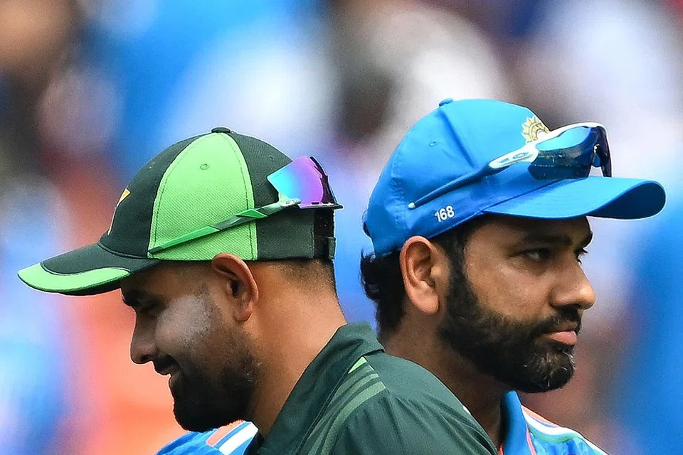 சென்ற ஆண்டின் ஆண்கள் ஒருநாள் கிரிக்கெட் போட்டி ஆட்டத்தில் இந்திய அணித் தலைவர் ரோகித் சர்மா, பாகிஸ்தான் அணித் தலைவர் பாபர் அசாம்.