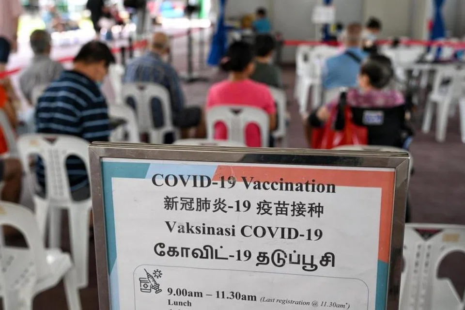 சுகாதாரம் தொடர்பான தகவல்களுக்குப் பொதுமக்கள் அமைச்சின் www.moh.gov.sg என்ற இணையப் பக்கத்தை நாடுமாறு கேட்டுக்கொள்ளப்பட்டுள்ளது.