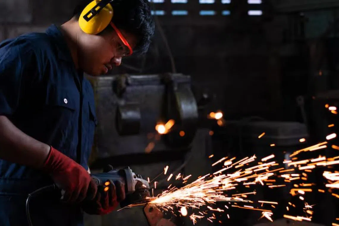 ஆறு மாத சரிவில் இந்தியாவின் உற்பத்தி 