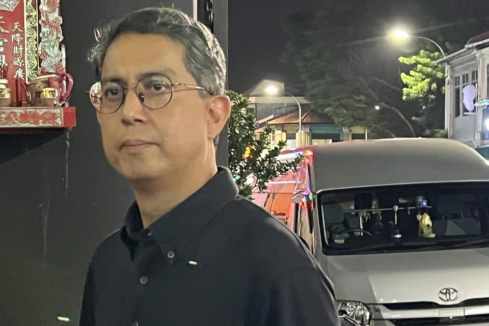 மத்திய போதைப்பொருள் ஒழிப்புப் பிரிவு கேலாங்கில் நடத்திய திடீர் சோதனையில் கலந்துகொண்ட உள்துறை, தேசிய வளர்ச்சி துணை அமைச்சர் இணைப் பேராசிரியர் டாக்டர் முகம்மது ஃபைஷல் இப்ராஹிம்.