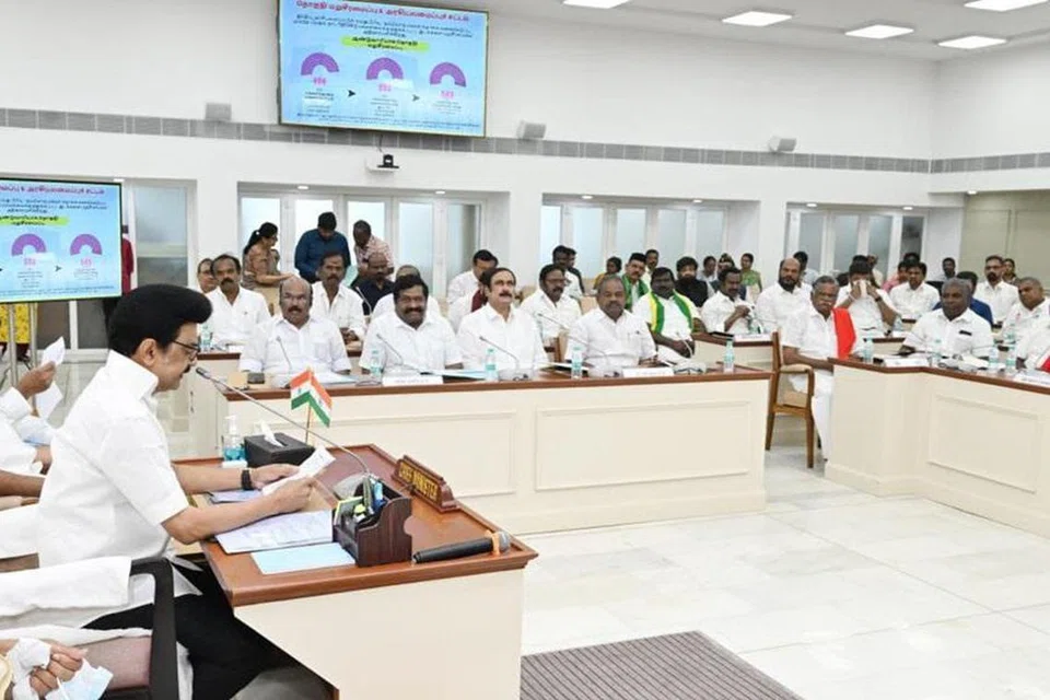 அனைத்துக் கட்சிக் கூட்டத்தில் பாஜக, தமாகா தவிர திமுக, அதிமுக, காங்கிரஸ், பாமக, இந்திய கம்யூனிஸ்ட், மார்க்சிஸ்ட் கம்யூனிஸ்ட், மக்கள் நீதி மய்யம், தமிழக வெற்றிக் கழகம் உள்ளிட்ட 56 கட்சிகளின் பிரதிநிதிகள் கலந்து கொண்டனர்.