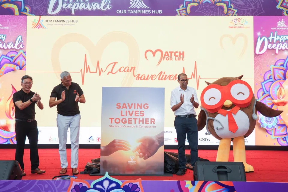 ‘சேவிங் லைவ்ஸ் டுகெதர்’ என்ற தலைப்பில் புதிய நூலை எலும்பு மஜ்ஜை நன்கொடையாளர் திட்டம் வெளியிட்டது.