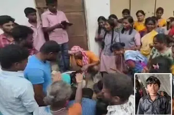 காவல்துறையினர் சமரசம் செய்ததையடுத்து, போராட்டம் கைவிட்ட போதிலும், மாணவனின் குடும்பத்தாருக்கு உரிய இழப்பீடு வழங்க வேண்டுமென உள்ளூர் மக்கள் வலியுறுத்தி உள்ளனர். உள்படம்: மோகித்.