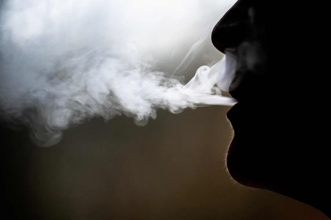 புகையிலைப் பொருள்கள் வாங்க இனிக் கூடுதலாக 20% வரி செலுத்த வேண்டும்