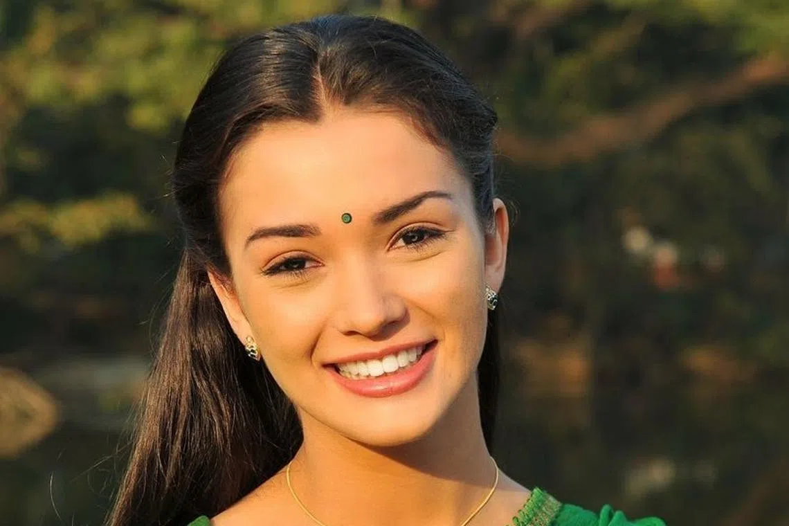 மகனுக்காக ஏங்கும் ஏமி