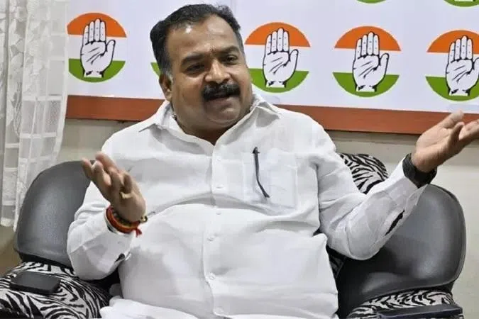 பாஜக-அதிமுக கூட்டணி ஒரு மிரட்டல் அரசியல்: காங்கிரஸ் எம்.பி.