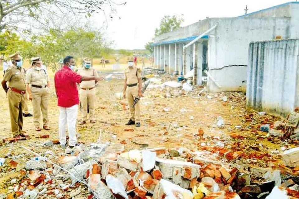 கோவிந்தராஜ் என்பவர் சம்பவ இடத்திலேயே உயிரிழந்தார்.