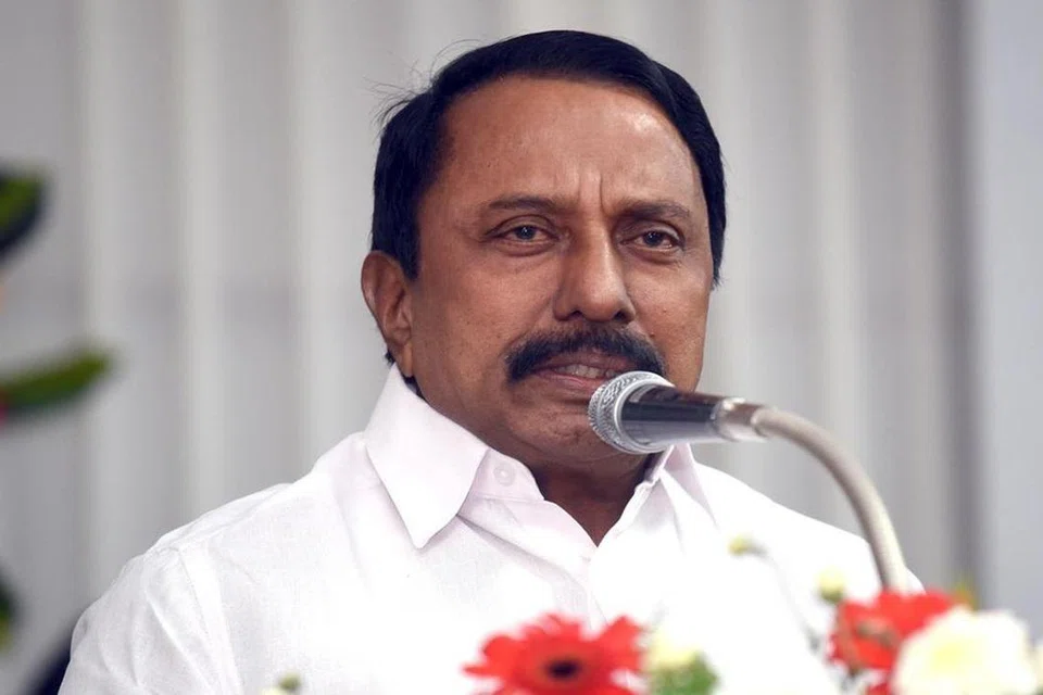 அதிமுகவில் எடப்பாடி பழனிசாமி - செங்கோட்டையன் இடையே மோதல் போக்கு நிலவி வருகிறது. 