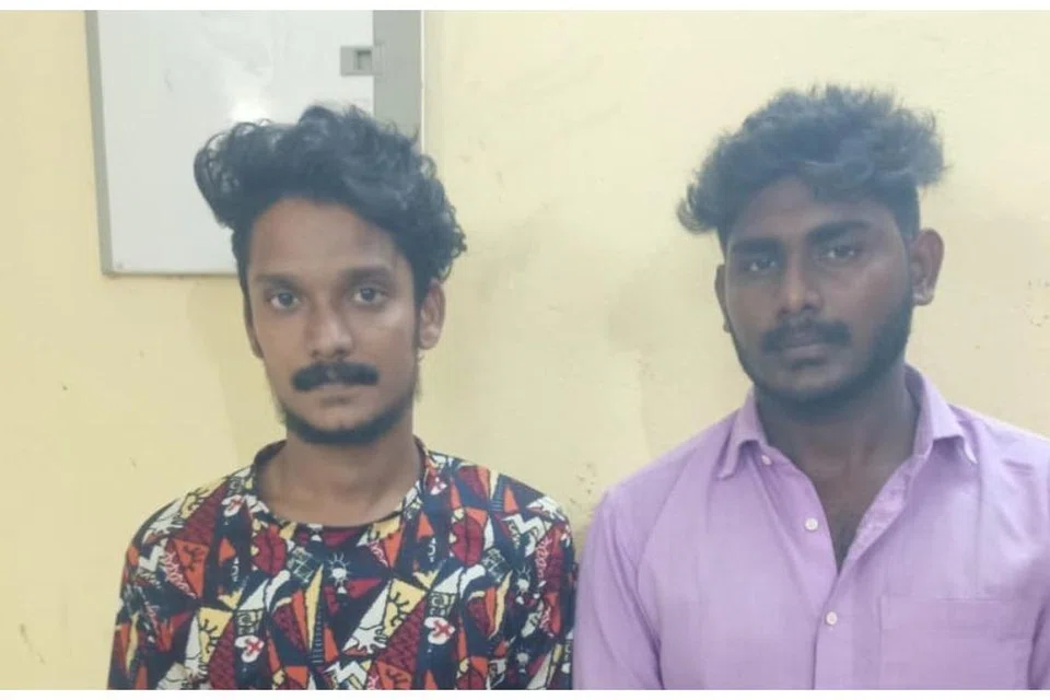 கைதான ரியாசுதீன் (25), கோபிநாத் (25). 
