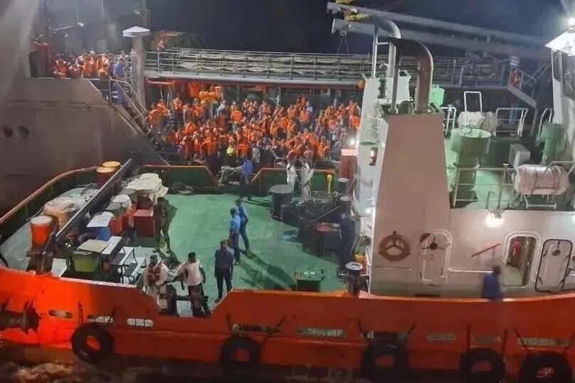 இரண்டாவது ஈரானியக் கப்பலிலிருந்து 208 பேரை மீட்ட இலங்கை