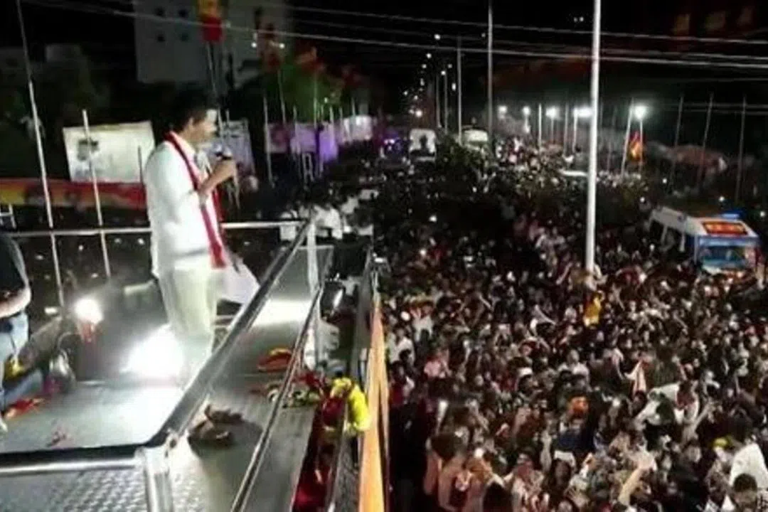 விஜய் பிரசார வாகனத்தை ஆய்வு செய்த மத்திய தடயவியல் குழுவினர்