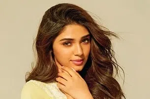 சவால்கள் நிறைந்த இயக்குநர் பணி பிடிக்கும்: கிரித்தி