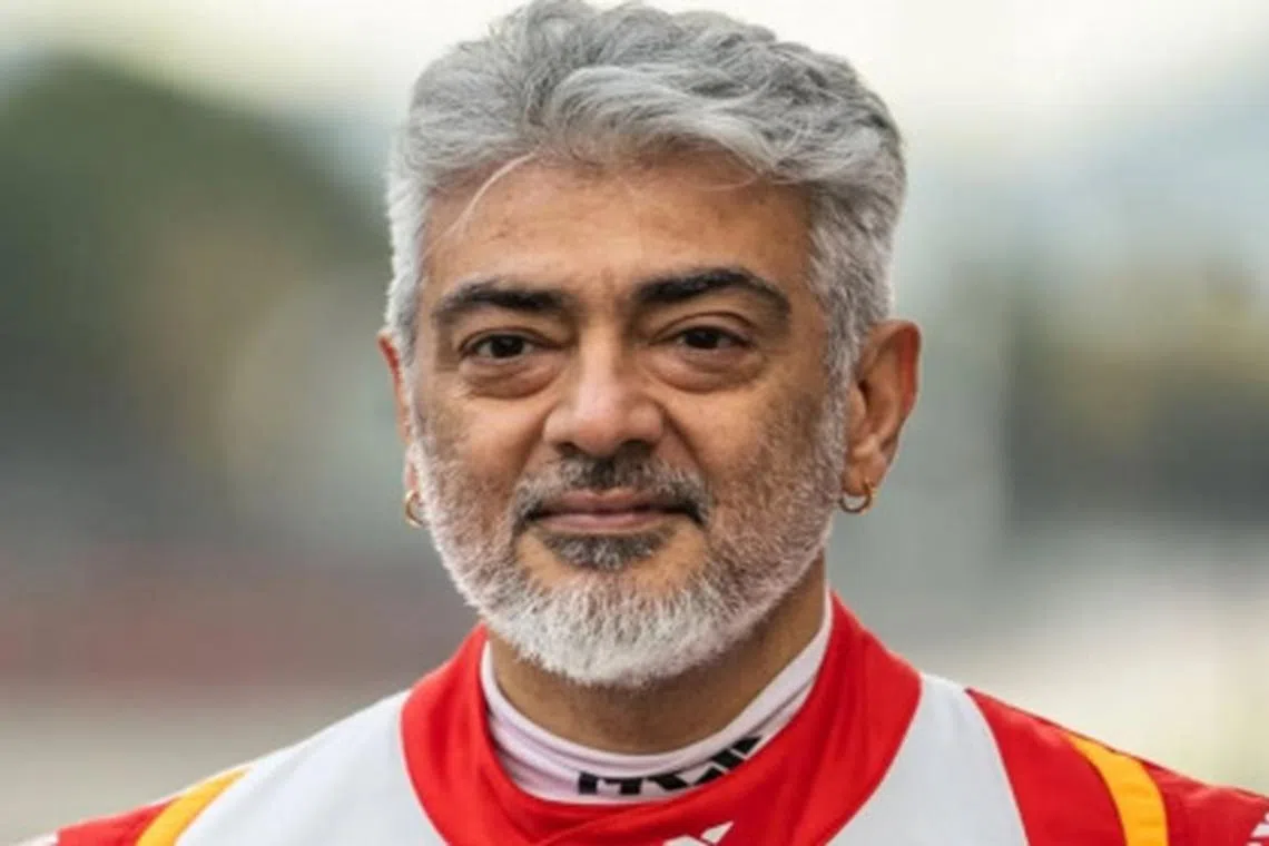 துபாய் கார் பந்தயப் போட்டியில் இருந்து விலகிய அஜித்