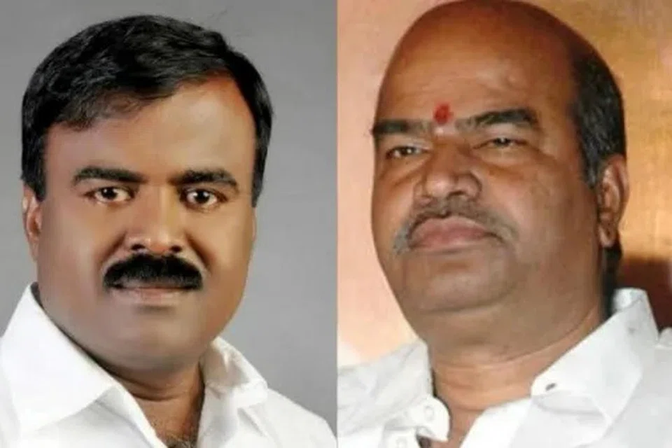 (இடமிருந்து) ஜெயக்குமார், தங்கபாலு.