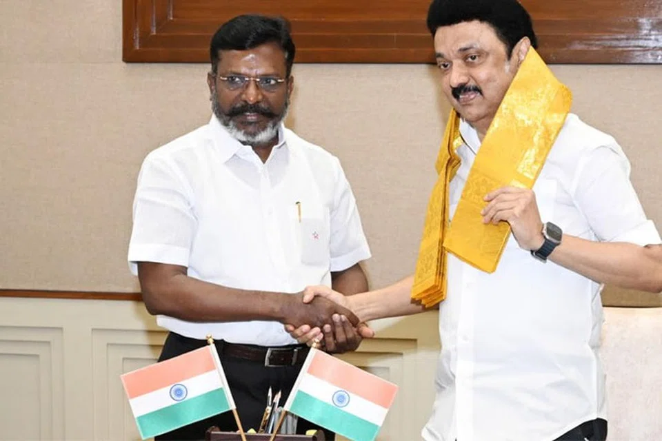 விசிக தலைவர் திருமாவளவன் வெள்ளிக்கிழமை முதல்வர் மு.க.ஸ்டாலினைச் சந்தித்தார். அப்போது நீட் தேர்வு, குற்றவியல் சட்ட விவகாரம், ஆம்ஸ்ட்ராங் கொலை வழக்கு குறித்து அவர் பேசியதாகக் கூறப்படுகிறது.