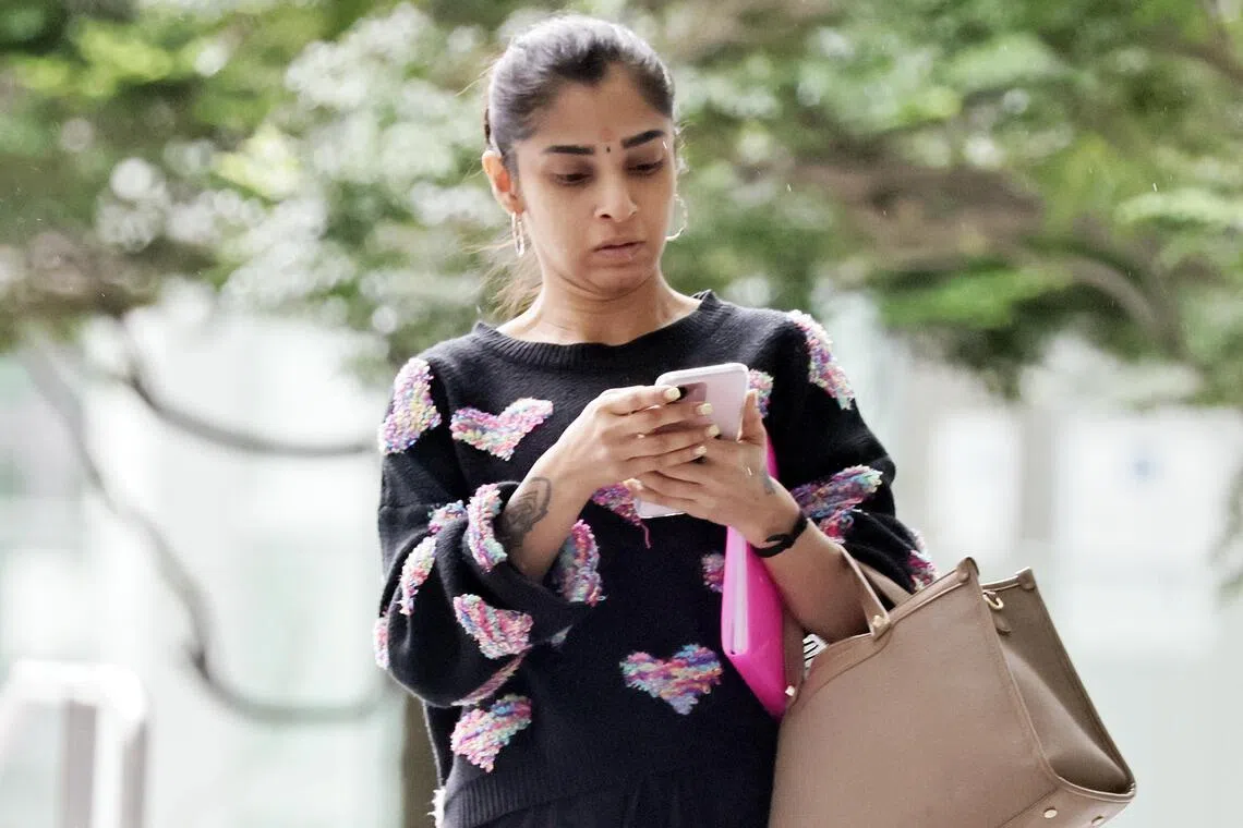 மதுபோதையில் டாக்சி ஓட்டுநரை அறைந்த பெண்ணுக்குச் சிறைத் தண்டனை