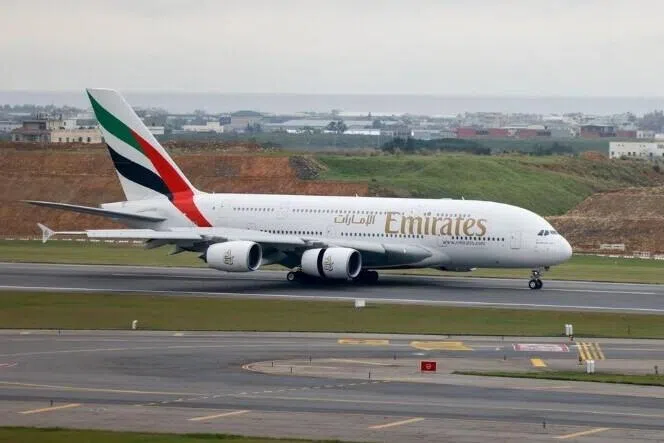 குறைந்த எண்ணிக்கையில் விமானச் சேவைகளை மீண்டும் தொடங்கும் வளைகுடா விமான நிறுவனங்கள் 