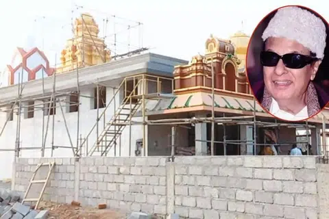 வேலூர் மாவட்டம் காட்பாடி அருகில் கட்டப்பட்டுள்ள எம்ஜிஆர் கோவில்.