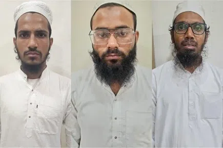 நாடு முழுவதும் தாக்குதல் நடத்த சதி: குஜராத்தில் 3 ஐஎஸ் பயங்கரவாதிகள் கைது