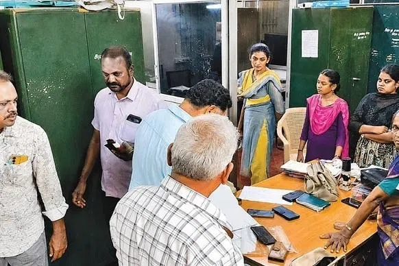 41 மாநகராட்சி, நகராட்சி அலுவலகங்களில் லஞ்ச ஒழிப்புத்துறை சோதனை