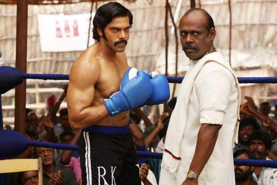 ‘சார்பட்டா பரம்பரை’ படத்தில் ஒரு காட்சியில் நடிகர் பசுபதி, ஆர்யா.