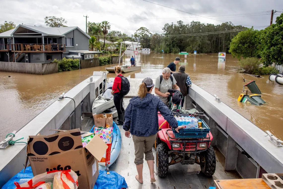 வெள்ளத்தால் பாதிக்கப்பட்ட ஆஸ்திரேலியர்கள் சுடச்சுட உணவு பரிமாறிய சீக்கிய அறநிறுவனம்