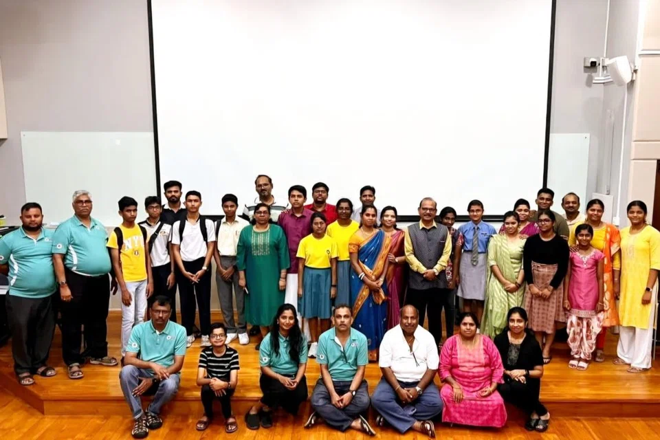 பயிற்சிப் பட்டறையில் பங்கேற்றவர்களும் ஏற்பாட்டுக் குழுவினரும். 