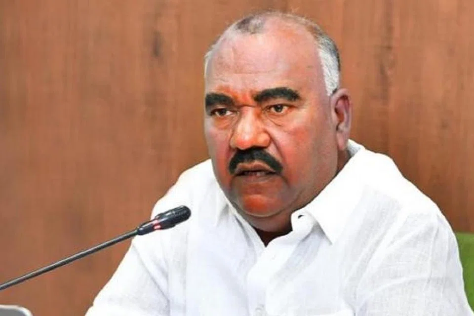 தமிழ் நாடு அரசின் வெளிநாடு வாழ் தமிழர்கள் நலத்துறை அமைச்சர் செஞ்சி மஸ்தான். 