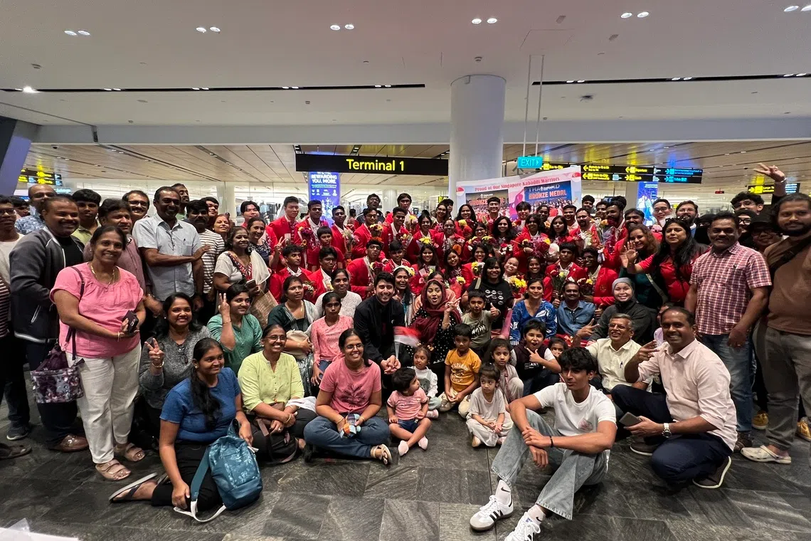 வெற்றியுடன் சிங்கப்பூர் திரும்பிய விளையாட்டு அணிகள்