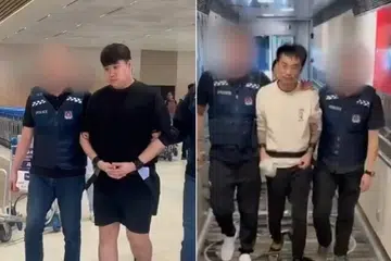 வேய்ன் சோ யூ சென் (இடம்), பிரையன் சீ எங் ஃபா இருவரும் கம்போடியாவிலும் தாய்லாந்திலும் அந்நாடுகளின் காவல்துறையினரால் கைதுசெய்யப்பட்டனர். 