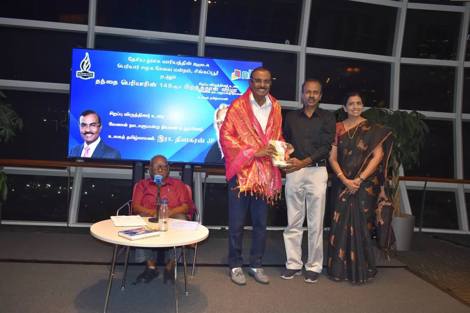 முன்னாள் நியமன நாடாளுமன்ற உறுப்பினர் இரா.தினகரன் நிகழ்ச்சியில் சிறப்பு விருந்தினராகக் கலந்துகொண்டார்.