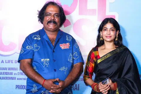 ‘மிடில் கிளாஸ்’ படத்தில் நடித்திருக்கும் நாயகன் முனீஷ்காந்த்துடன் நாயகியாக நடித்திருக்கும் விஜயலட்சுமி.