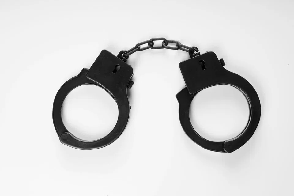 செவ்வாய்க்கிழமை (டிசம்பர் 23) ஆடவர் கைது செய்யப்பட்டார்.